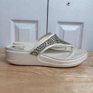 Crocs Capri V Beaded Wedge Flip Flop 8 White Platform Boho Summer Sandals